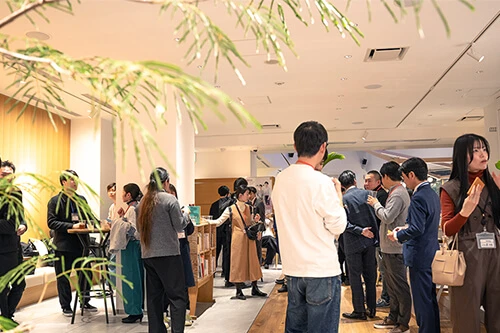 KOTOMEETの交流会の様子