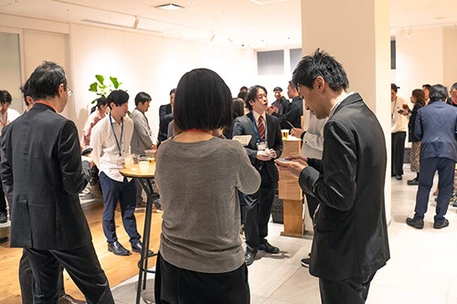 KOTOMEETの交流会の様子